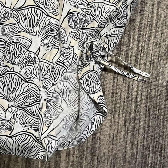 Rachel Zoe Women's Size 1X Plus 100% Linen Black Cream Mushroom Pattern Blouse - Picture 3 of 6